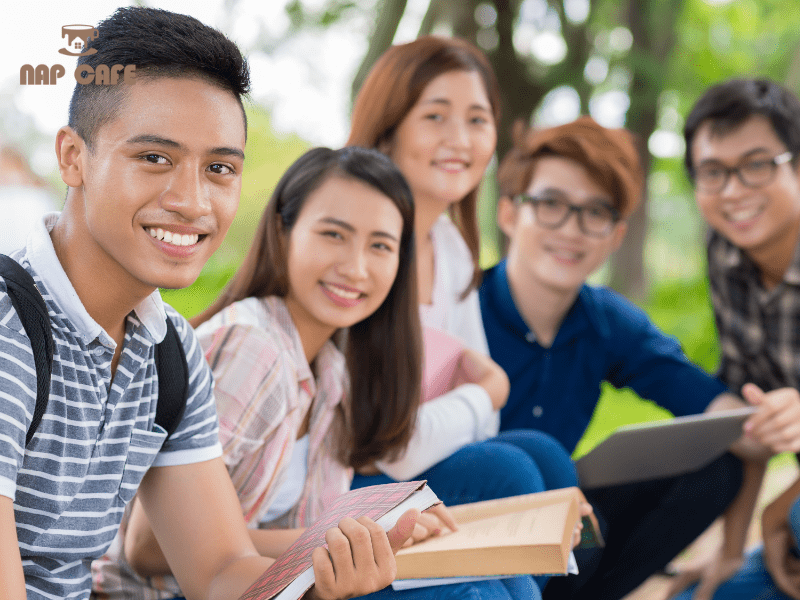 Phải có tư duy phản biện và góp ý theo hướng khéo léo, tích cực khi làm việc nhóm