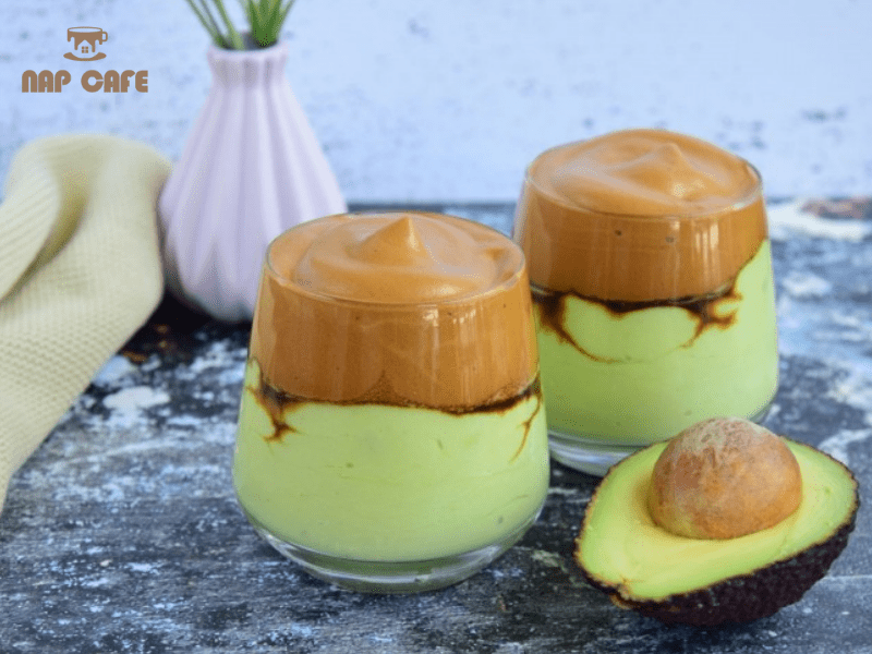 Cà phê bơ là đồ uống được nhiều bạn trẻ lựa chọn khi đặt chân đến Nap