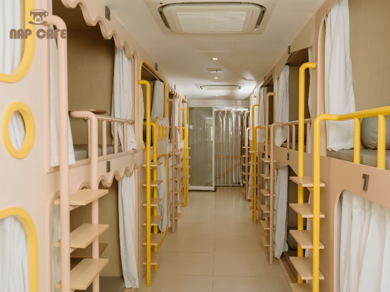 Máy lạnh mát mẻ, nệm êm, chăn ấm giúp giấc ngủ trưa ngon và sâu hơn