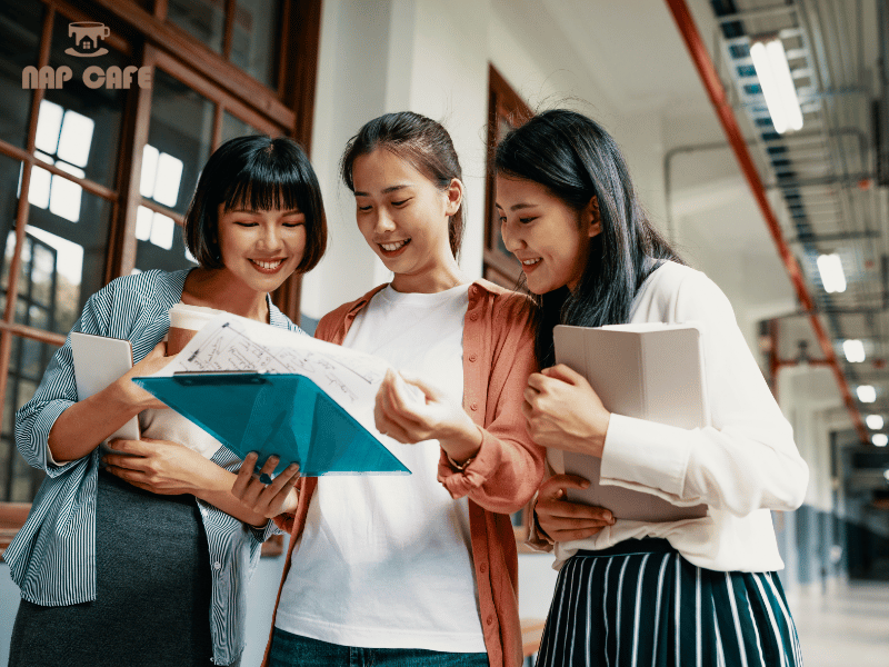 Biết cách tạo mối quan hệ tốt với bạn bè giúp lưu giữ những kỷ niệm vô giá, tuyệt đẹp tuổi học trò.