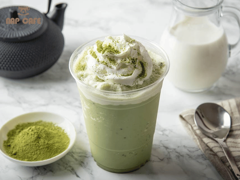 Pha chế một ly Matcha Frapp ngon không quá phức tạp, nhưng cần sự tỉ mỉ và một chút tâm hồn của người pha chế